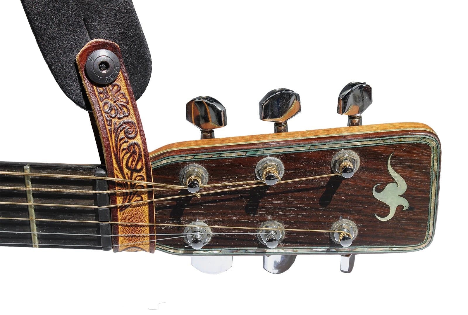 Walker & Williams AT-2 Brown Carving Leather Guitar Strap